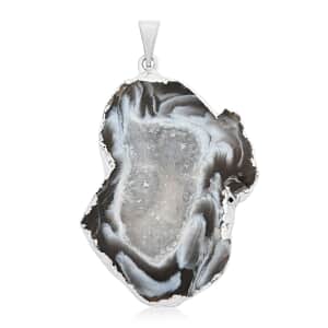 Gray Geode Agate Pendant in Silvertone 25.00 ctw