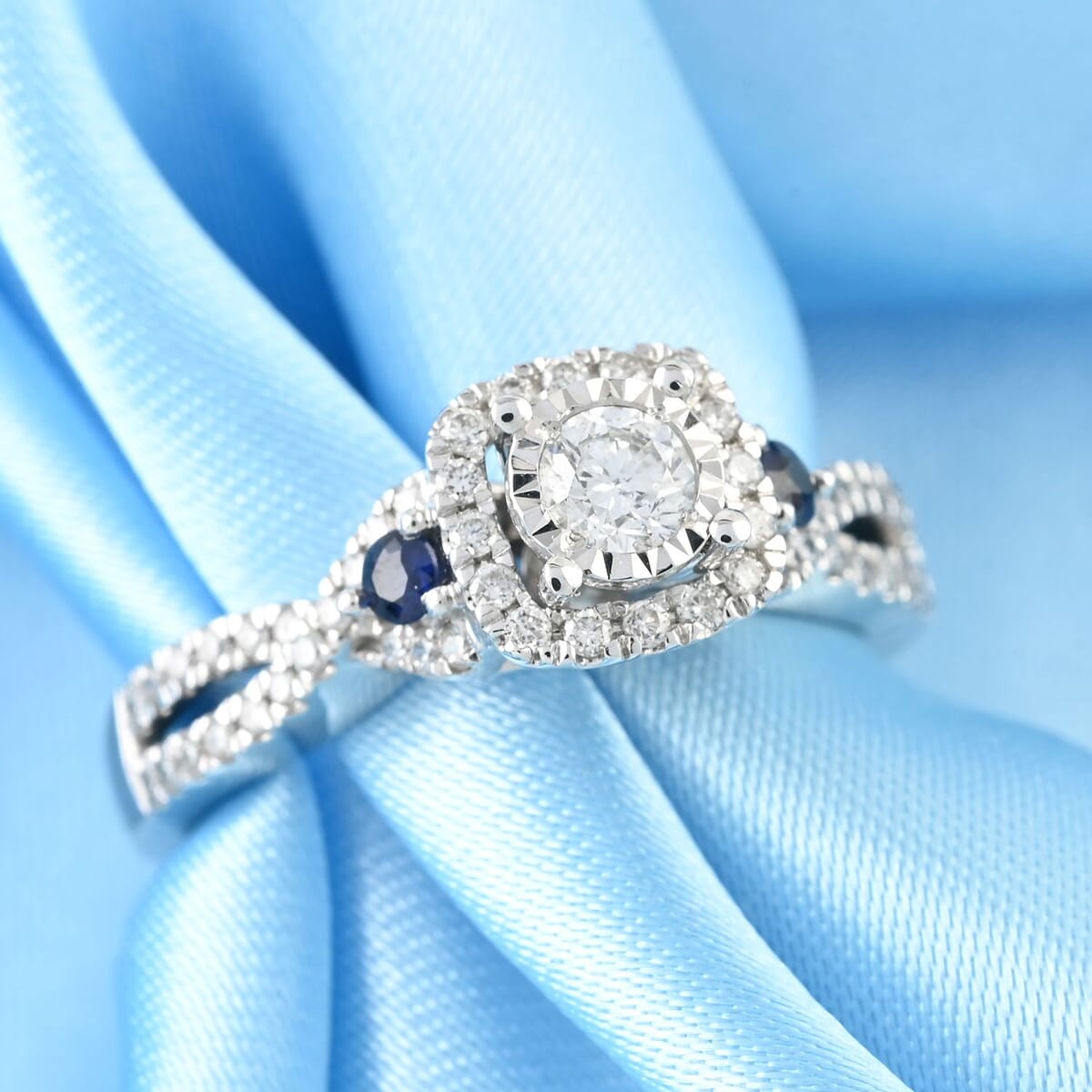 10K White Gold Blue Sapphire and G-H SI Diamond Ring (Size 7.0) 3.20 Grams 0.50 ctw image number 1