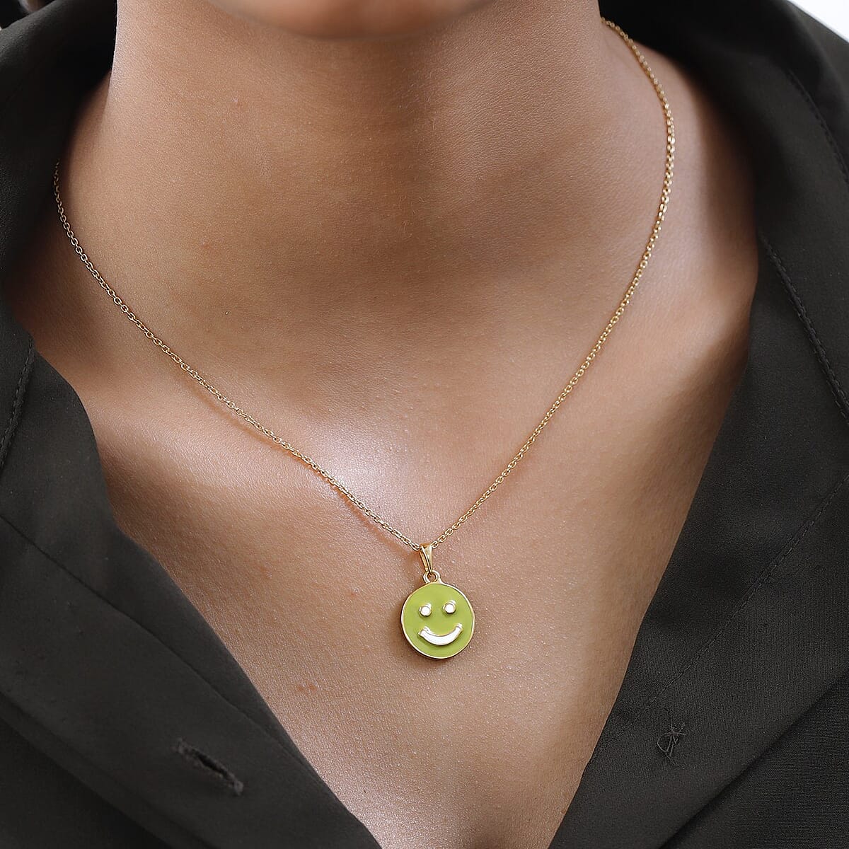 Vermeil Yellow Gold Over Sterling Silver Smiley Face Charm 2.10 Grams image number 2