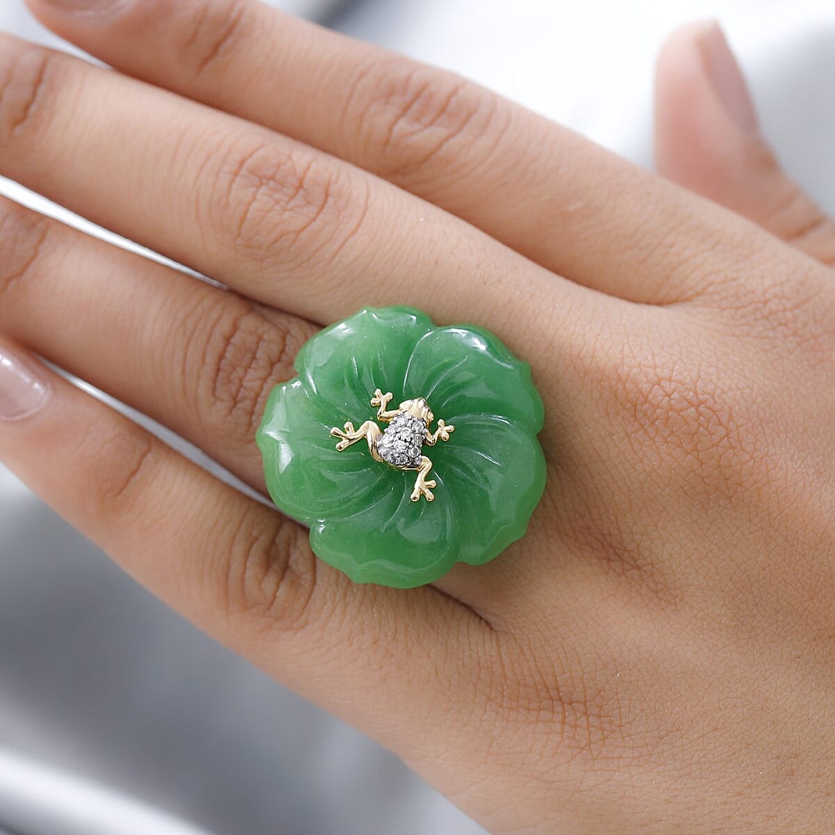 Green Jade Carved (D) and White Zircon Nature Theme Floral Ring in Vermeil Yellow Gold Over Sterling Silver 54.50 ctw image number 2