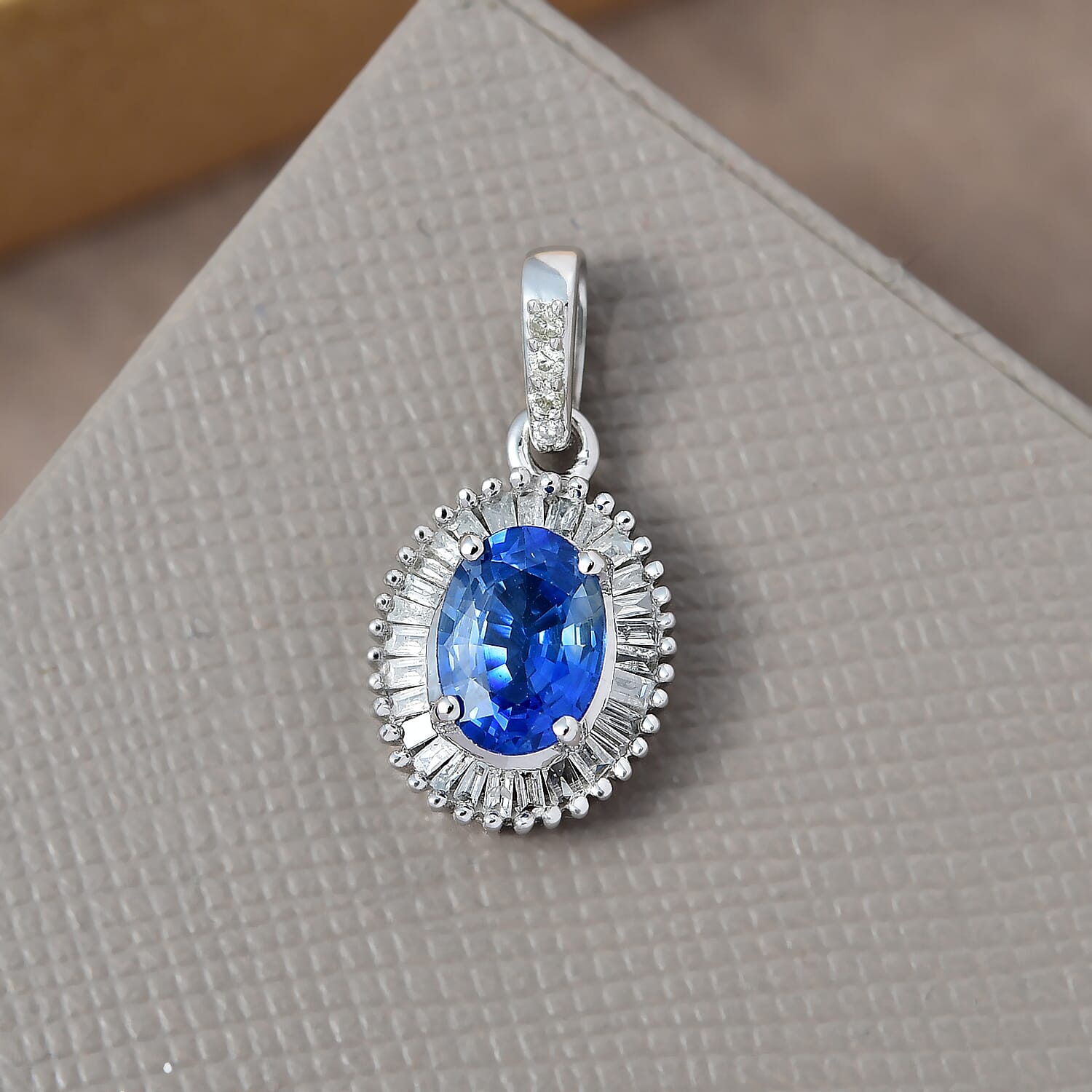 Default Title - Product card gallery slide 2 (10144914407707)