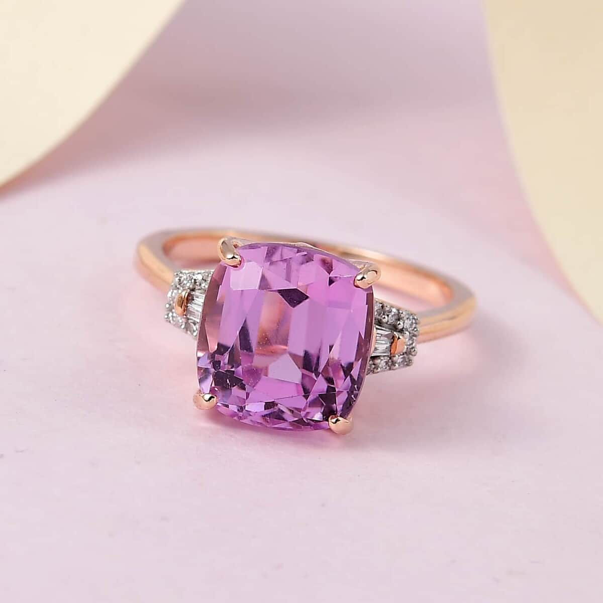 Iliana 18K Rose Gold AAAA Patroke Kunzite and G-H SI Diamond Ring (Size 8.0) 4.20 Grams 7.70 ctw image number 1