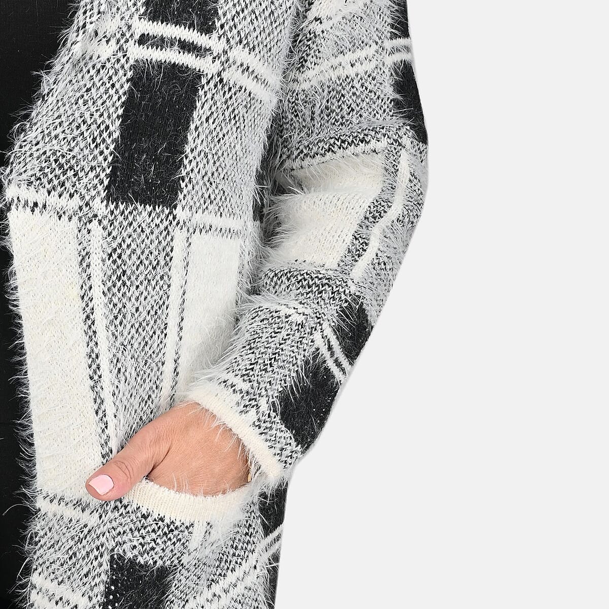 Tamsy Black with White Plaid Pattern Winter Hoodie with 2 Pocket - One Size Fits Most image number 4