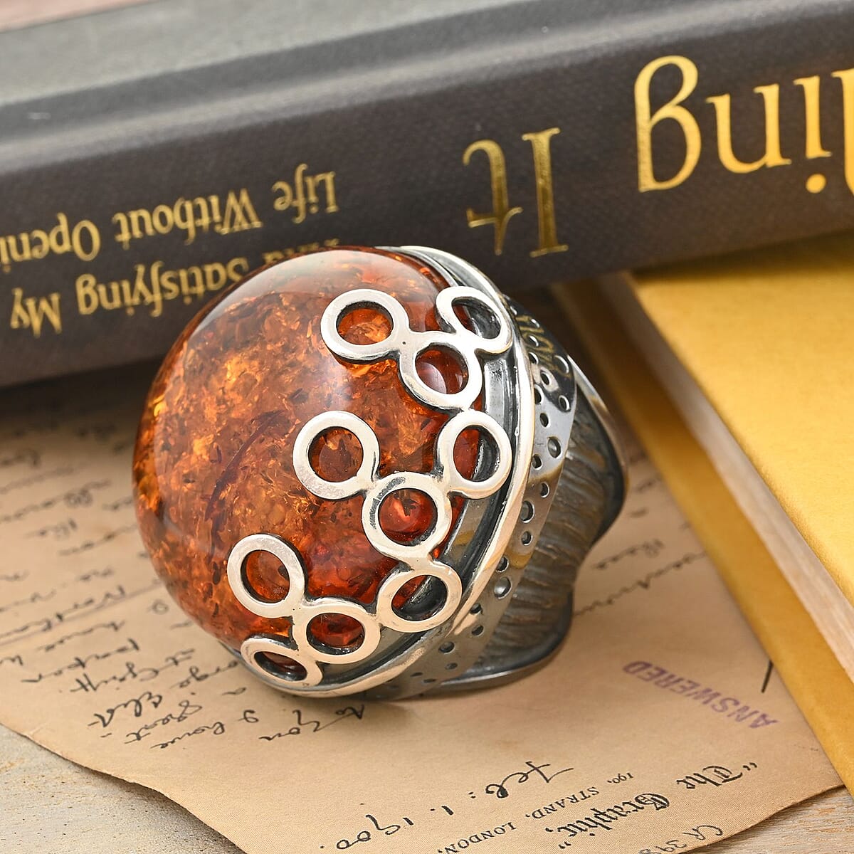 Baltic Amber Round Cab Ring in Sterling Silver (Size 7.0) 24 Grams image number 1