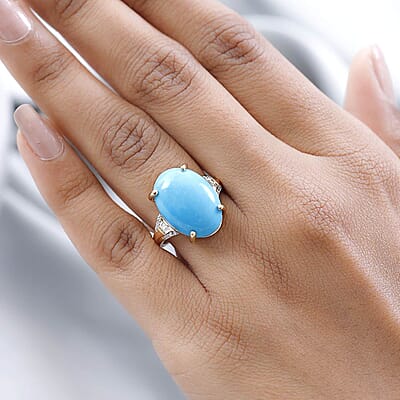 Iliana 18K Yellow Gold AAA Sleeping Beauty Turquoise and G-H SI Diamond Ring (Size 7.0) 4.35 Grams 10.25 ctw