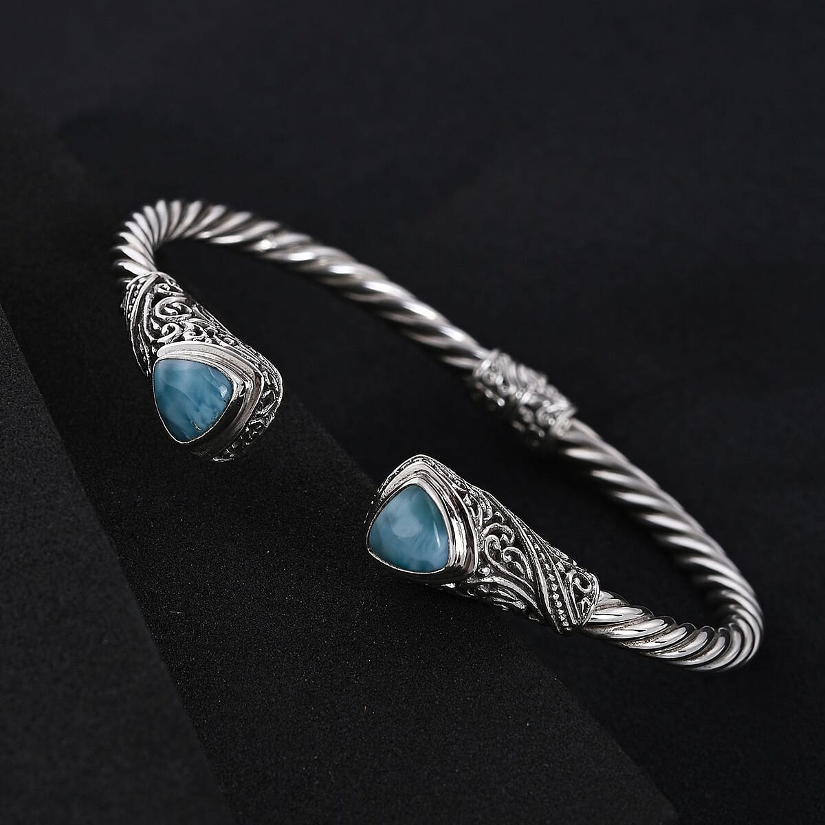 Bali Legacy Larimar Cuff Bracelet in Sterling Silver (7.25 in) 4.25 ctw image number 1
