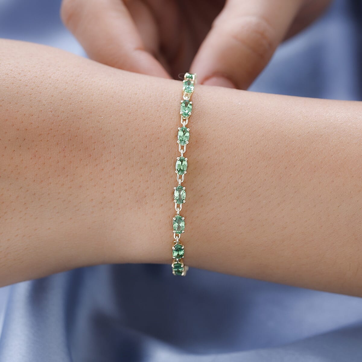 Luxoro 10K Yellow Gold Premium Tsavorite Garnet Bracelet (8.00 In) 6.50 ctw image number 2