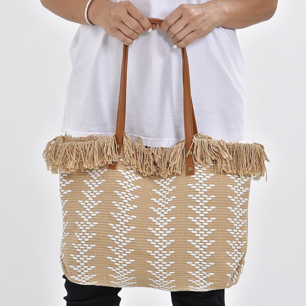 Gold and White Polyester Tote Bag with Faux Leather Handle image number 2