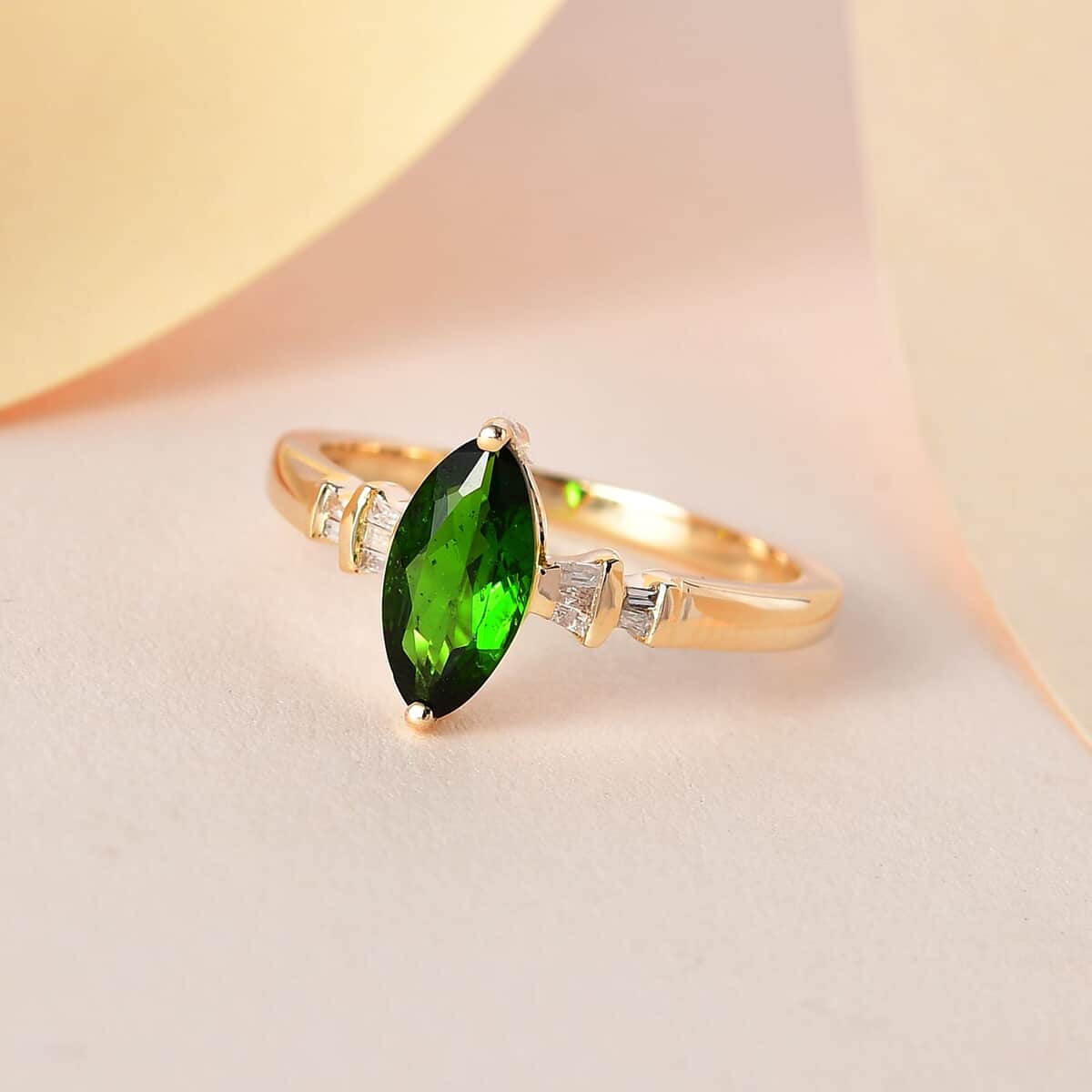 Luxoro 10K Yellow Gold Premium Chrome Diopside and Diamond Ring (Size 9.0) 1.15 ctw image number 1