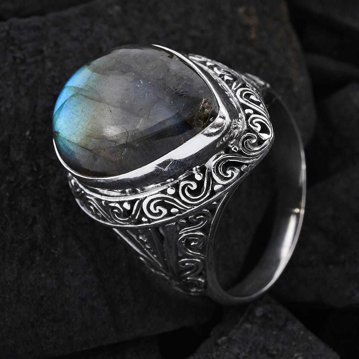 Bali Legacy Malagasy Labradorite Ring in Sterling Silver (Size 10.0) 13.50 ctw image number 1