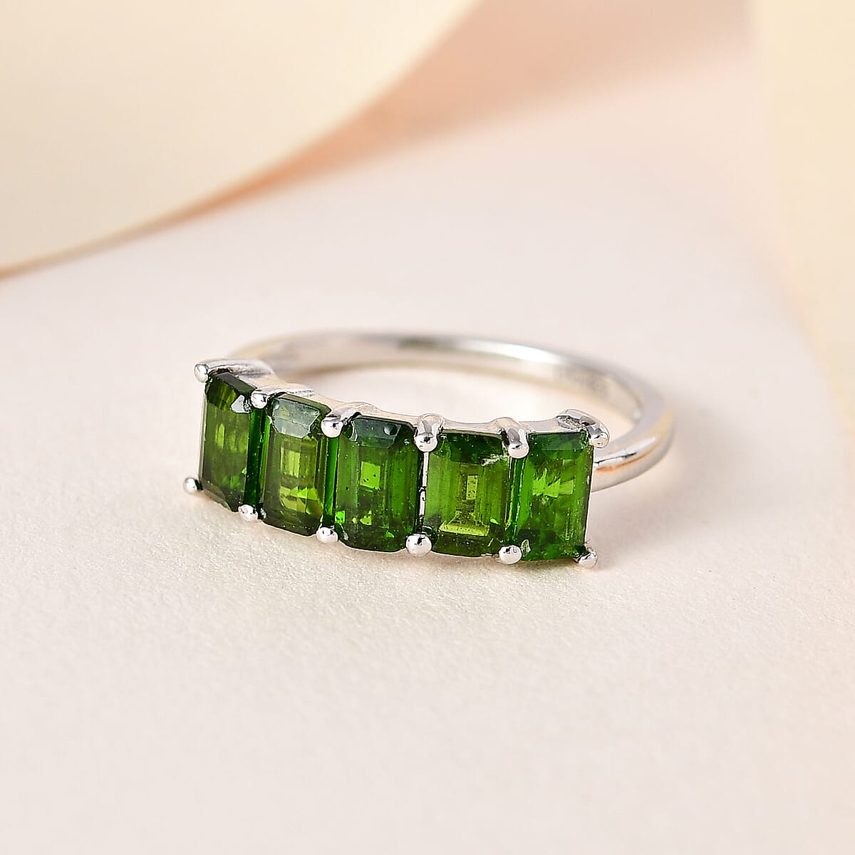 Chrome Diopside 5 Stone Ring in Platinum Over Sterling Silver (Size 10.0) 1.50 ctw image number 1