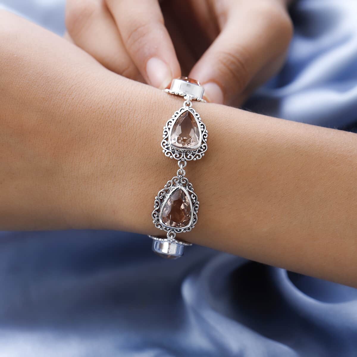 Artisan Crafted Morganique Quartz (Triplet) Toggle Clasp Bracelet in Sterling Silver (6.50-8.50In) 27.00 ctw image number 2