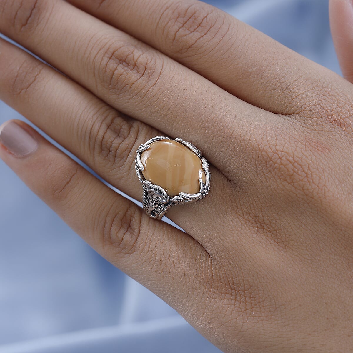 Artisan Crafted Oregon Caramel Opal Ring in Sterling Silver (Size 5.0) 8.10 ctw image number 2