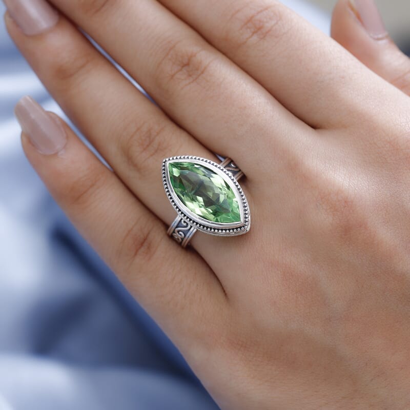 Artisan Crafted Chartreuse Quartz (Triplet) Solitaire Ring in Sterling Silver (Size 10.0) 9.00 ctw