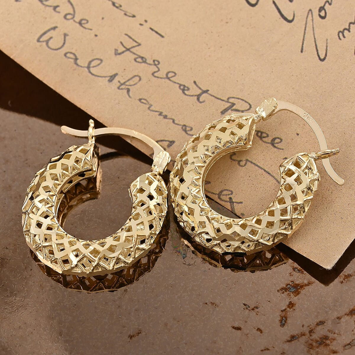 Made in America 10K Yellow Gold Diamond-cut Hoop Earrings (2.4 g) image number 1