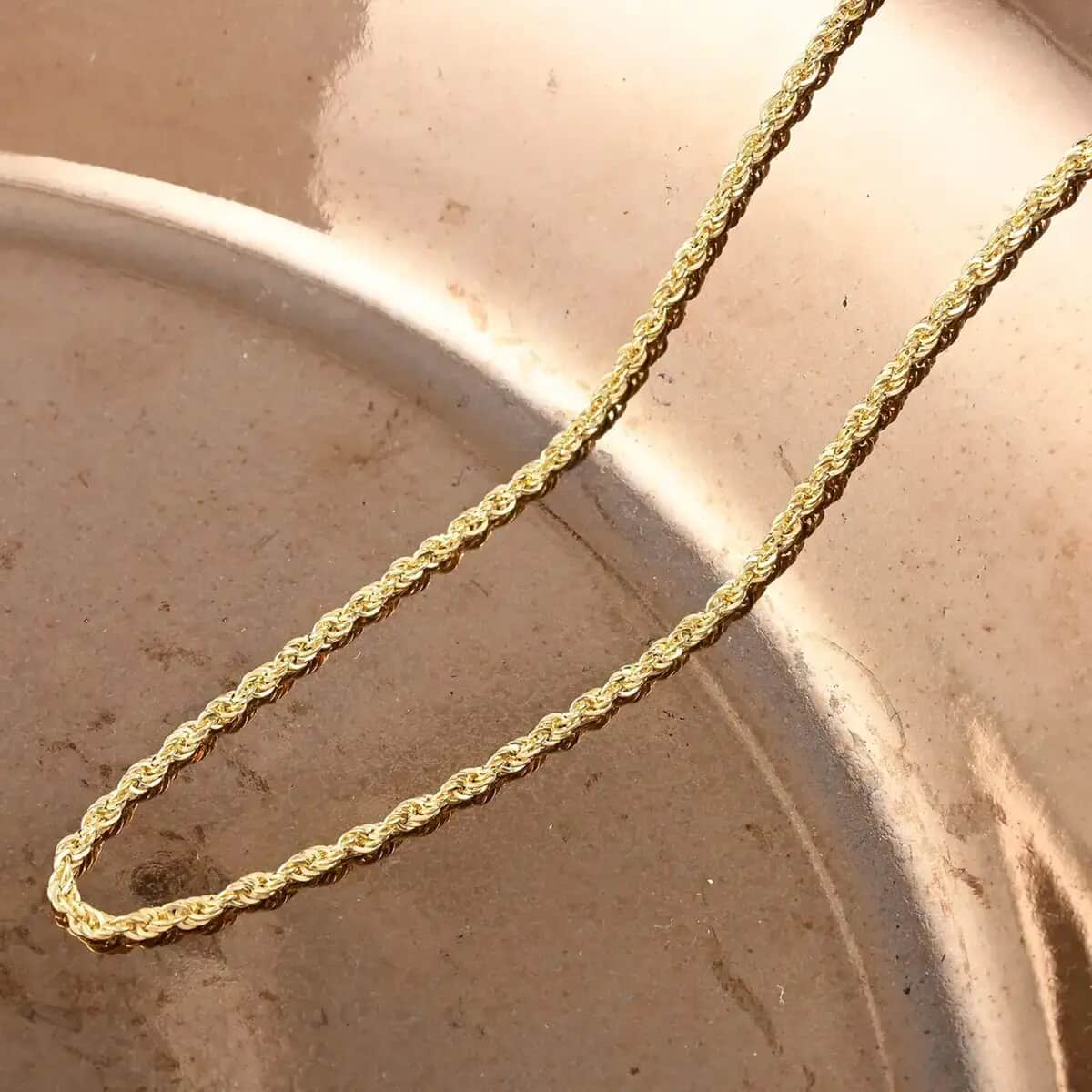 10K Yellow Gold 1.5mm Rope Chain Necklace 18 Inches 1.30 Grams image number 3