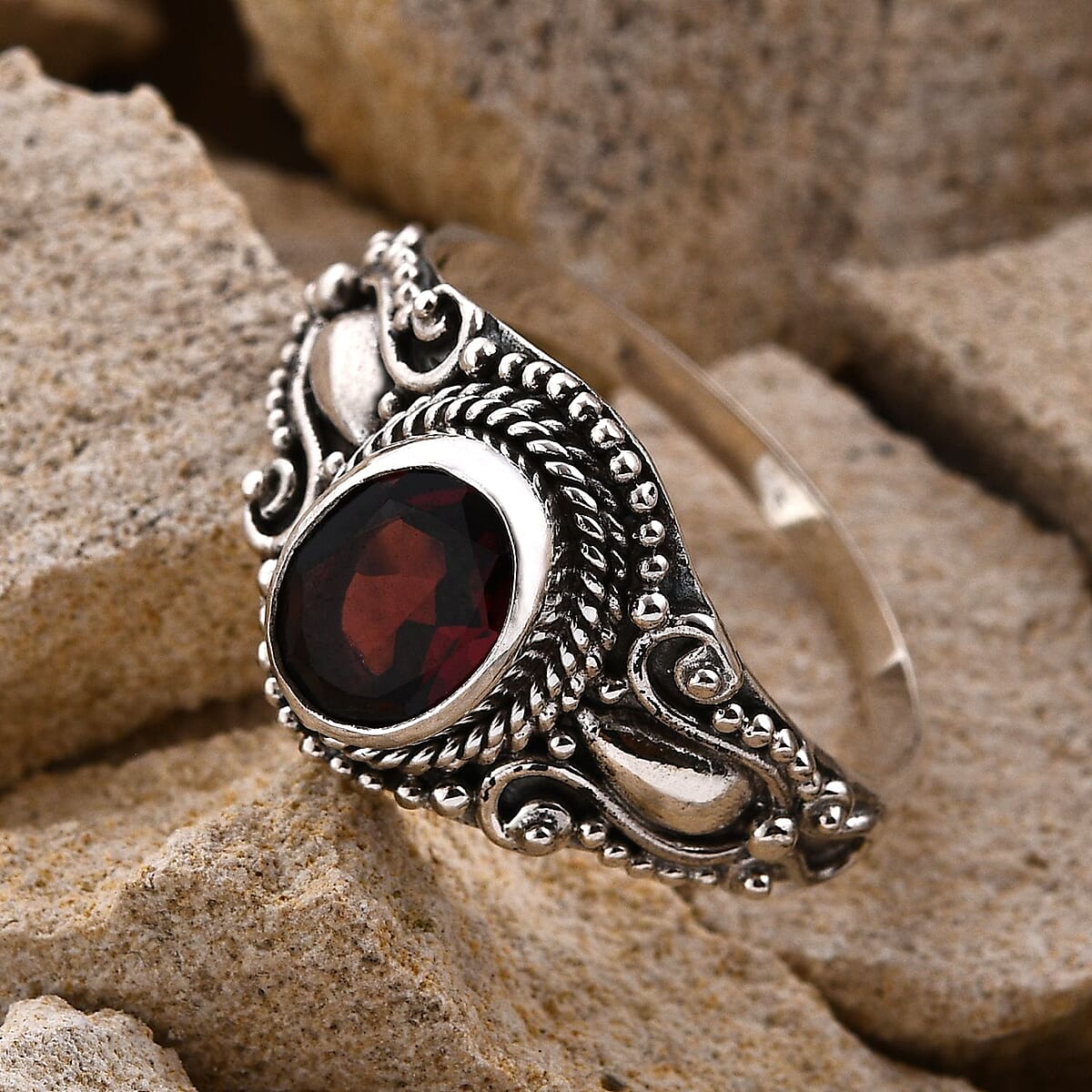 Bali Legacy Mozambique Garnet Ring in Sterling Silver (Size 8.0) 2.00 ctw image number 1