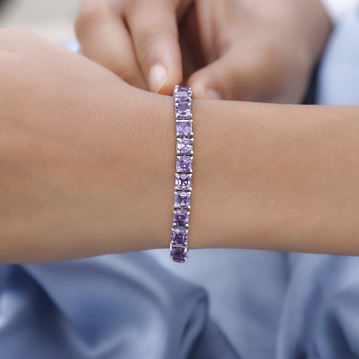 Asscher Cut Lab Grown Color Change Sapphire Tennis Bracelet in Platinum Over Sterling Silver (7.25 In) 27.90 ctw image number 2