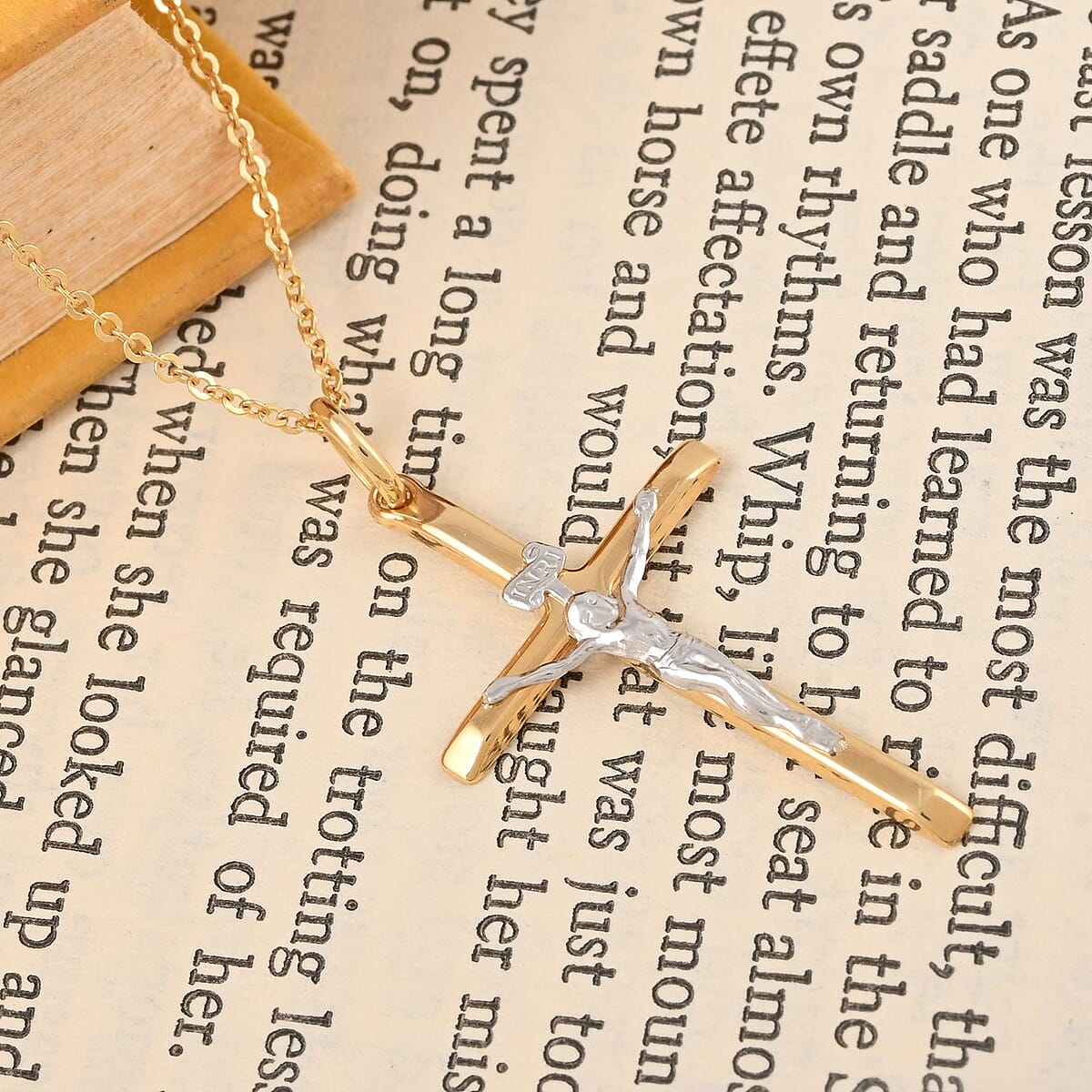 14K Yellow and White Gold Cross Pendant Necklace 18-20 Inches 3.5 Grams image number 1