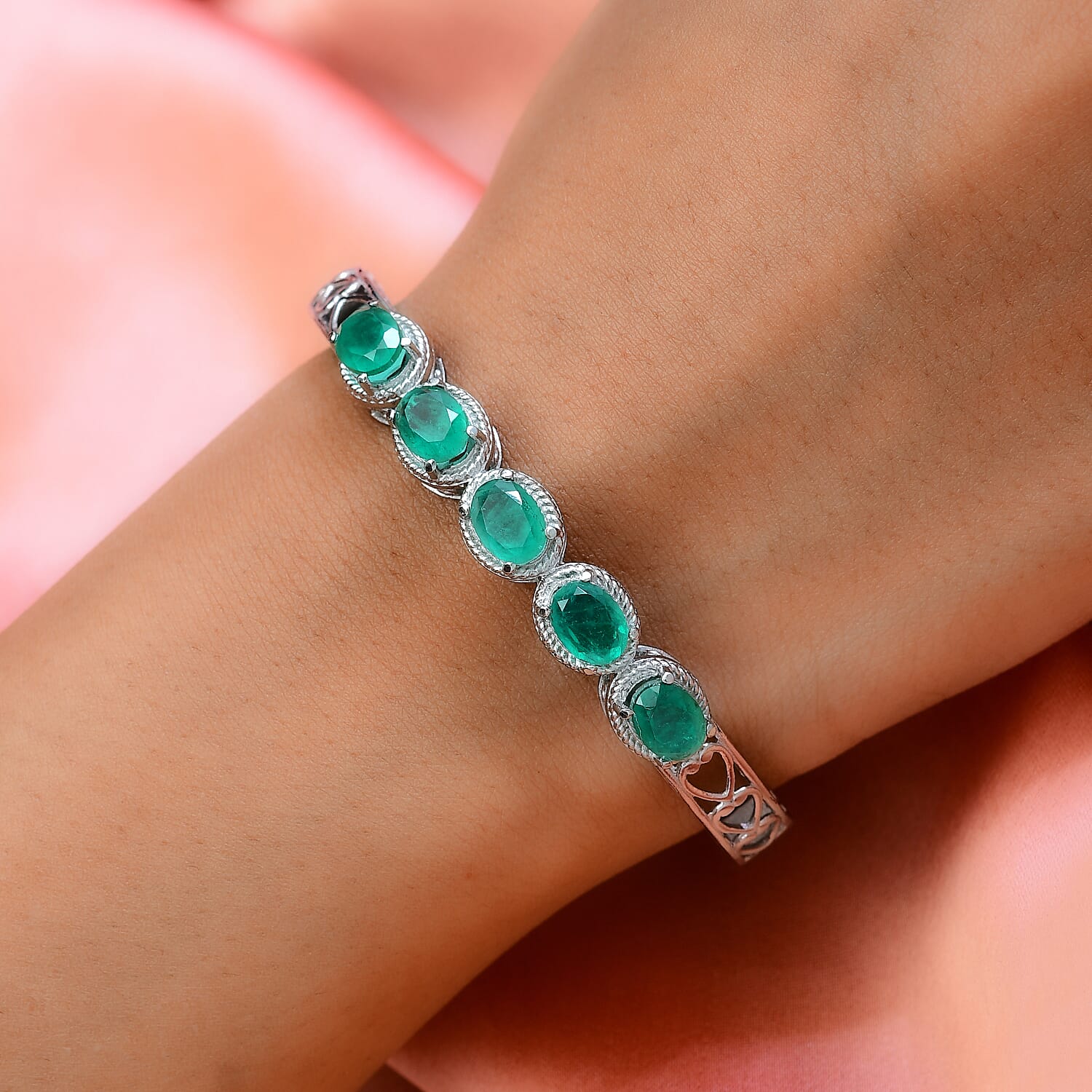 Emeraldine Quartz (Triplet) Bangle Bracelet in Stainless Steel (6.50 In) 8.00 ctw