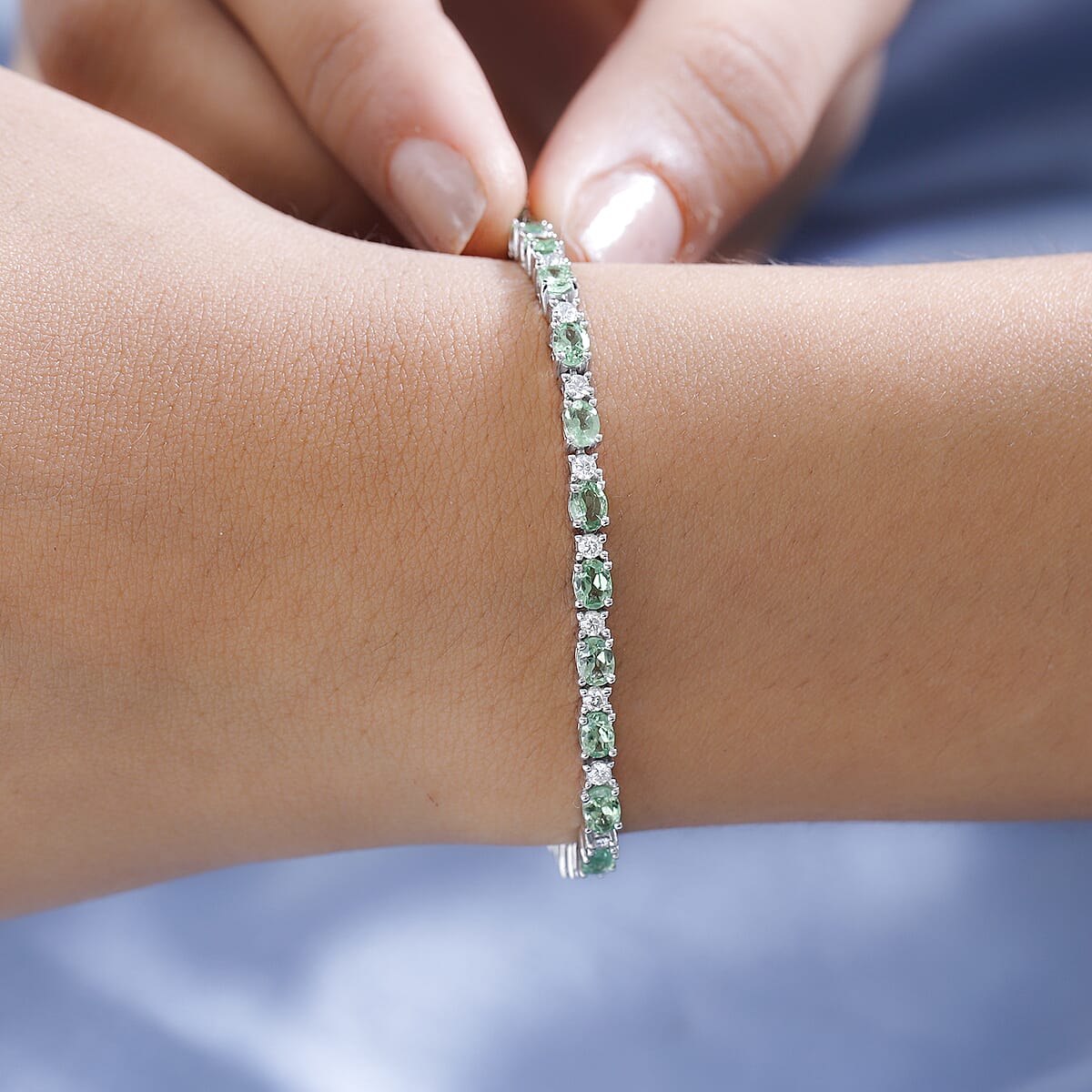 Premium Tsavorite Garnet and Moissanite Tennis Bracelet in Platinum Over Sterling Silver (7.25 In) 5.50 ctw image number 2
