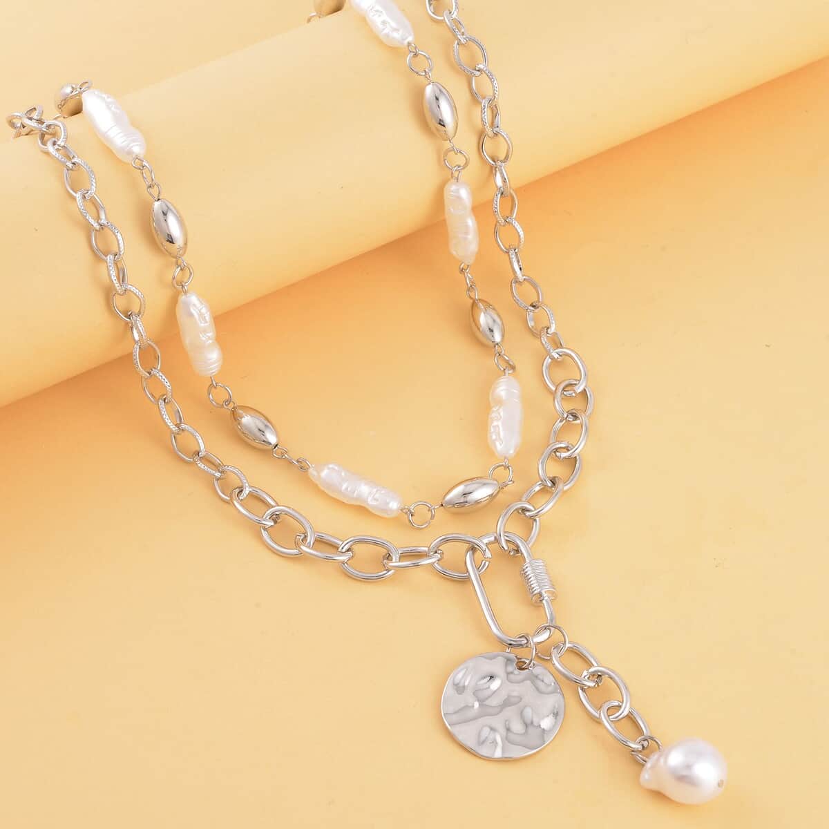 Simulated Pearl Pendant with Link Chain Necklace 20-22 Inches in Silvertone image number 1