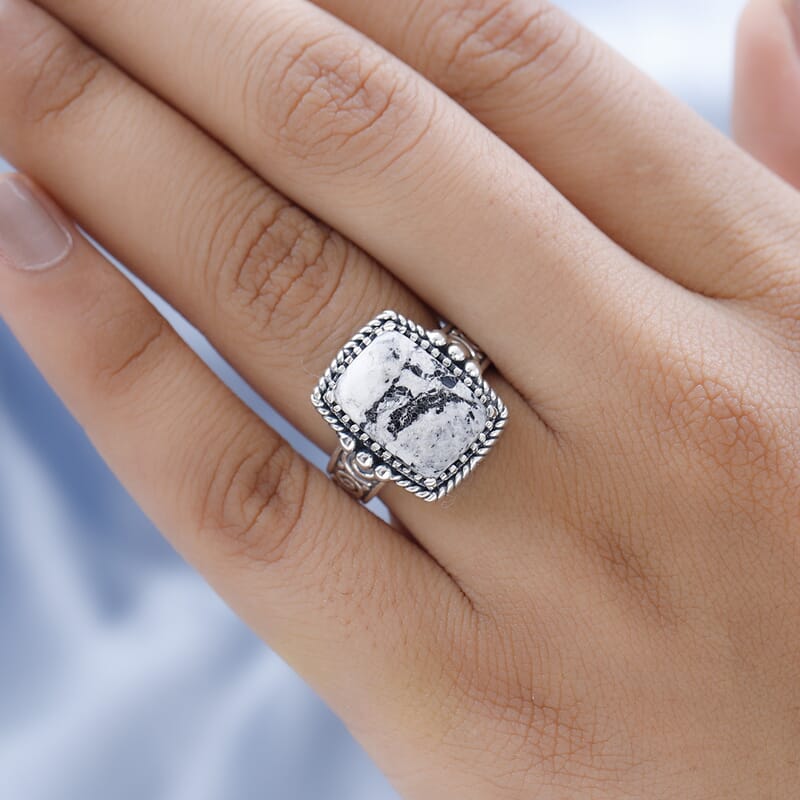 Artisan Crafted White Buffalo Solitaire Ring in Sterling Silver (Size 10.0) 6.40 ctw