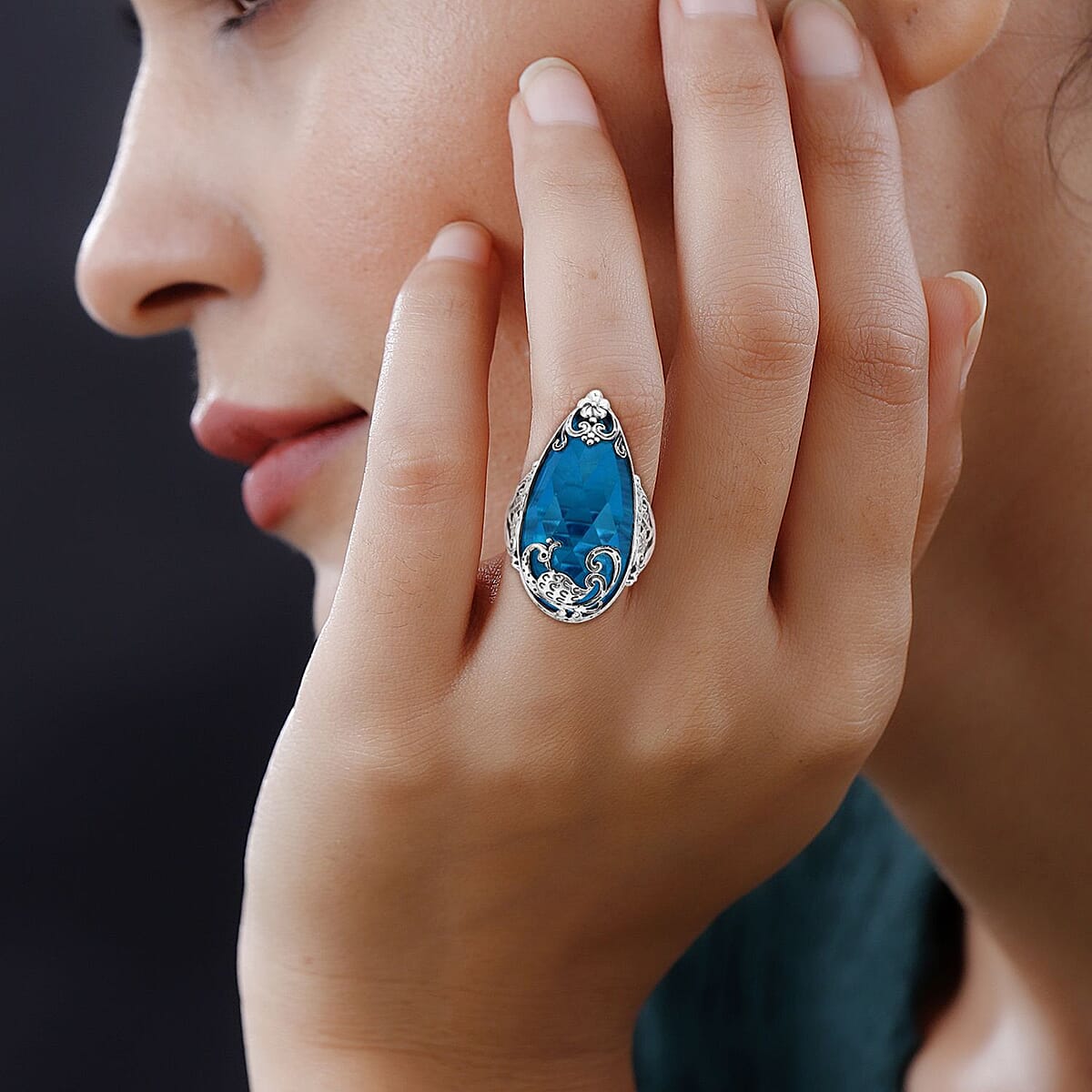 Bali Legacy Caribbean Quartz (Triplet) Peacock Ring in Sterling Silver (Size 6.0) 25.90 ctw (Del. in 7-10 Days) image number 2