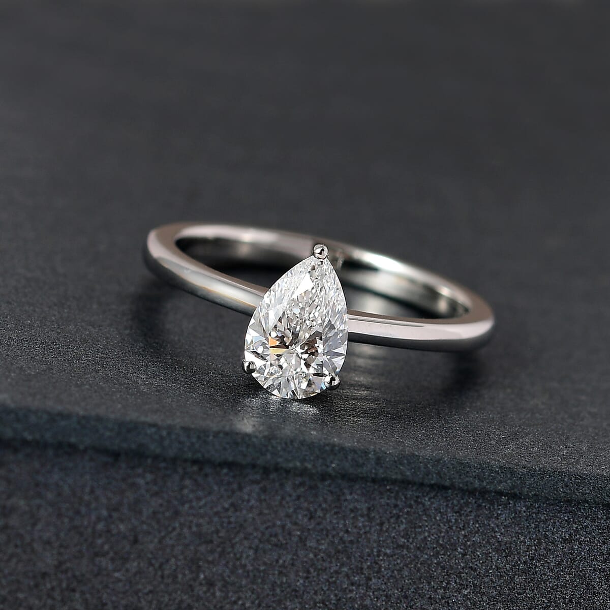 950 Platinum Luxuriant Lab Grown Diamond E-F VS Solitaire Ring (Size 9.0) 1.00 ctw image number 1