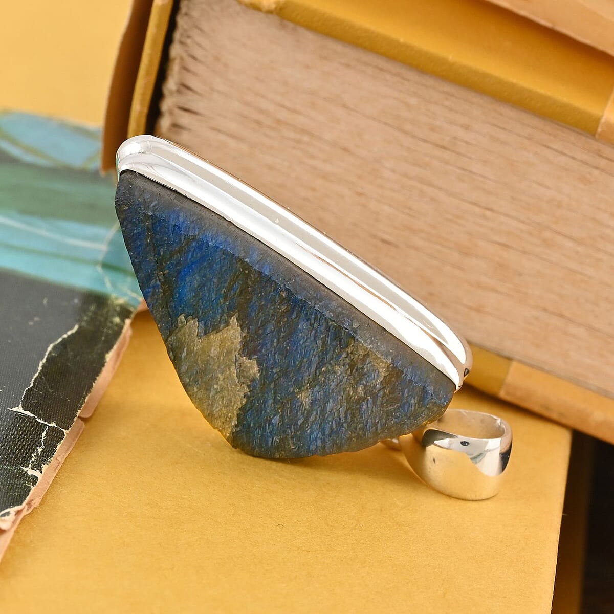 Peacock Lab Druzy Quartz Pendant in Sterling Silver 29.00 ctw image number 1