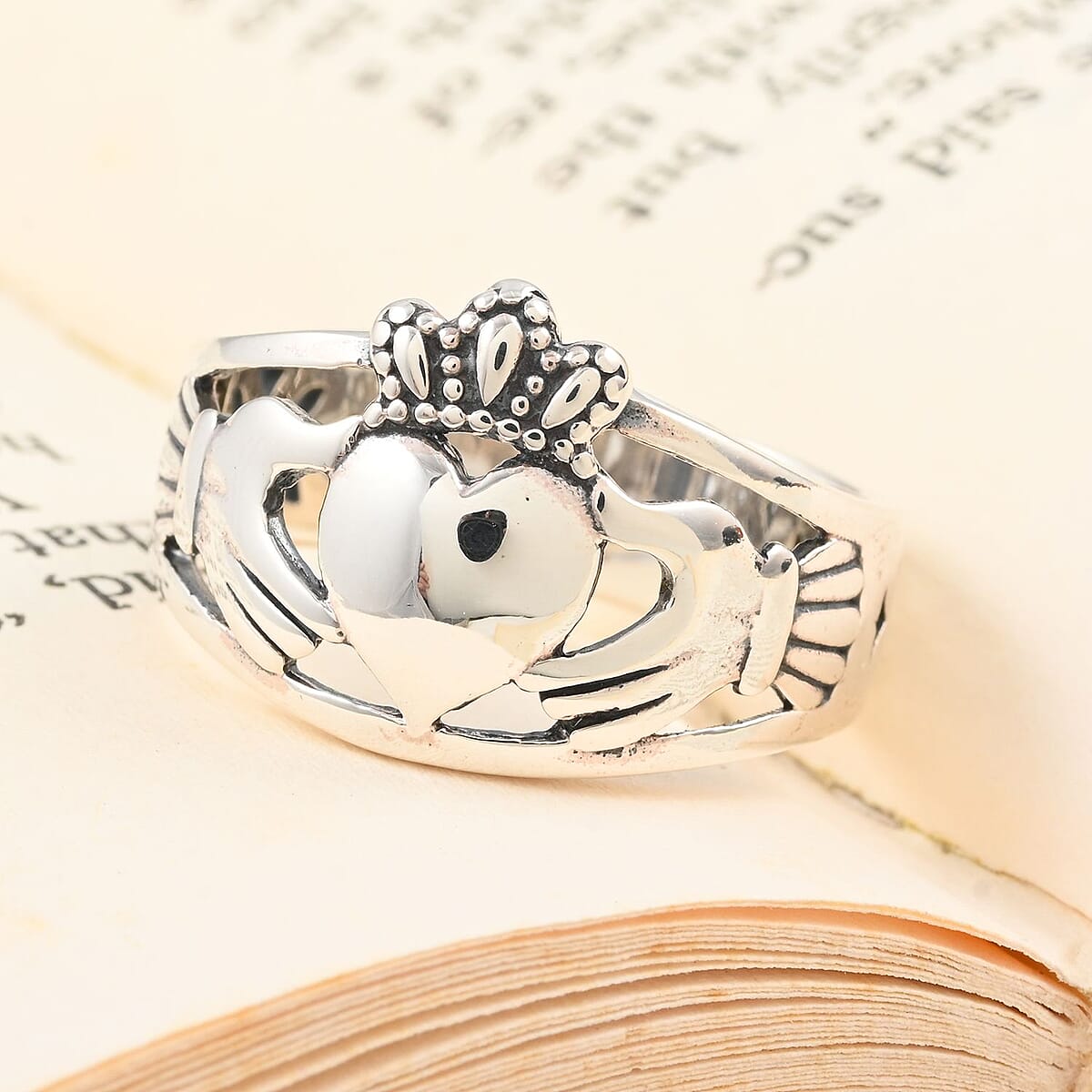 Bali Legacy Sterling Silver Claddagh Ring 6 Grams image number 1