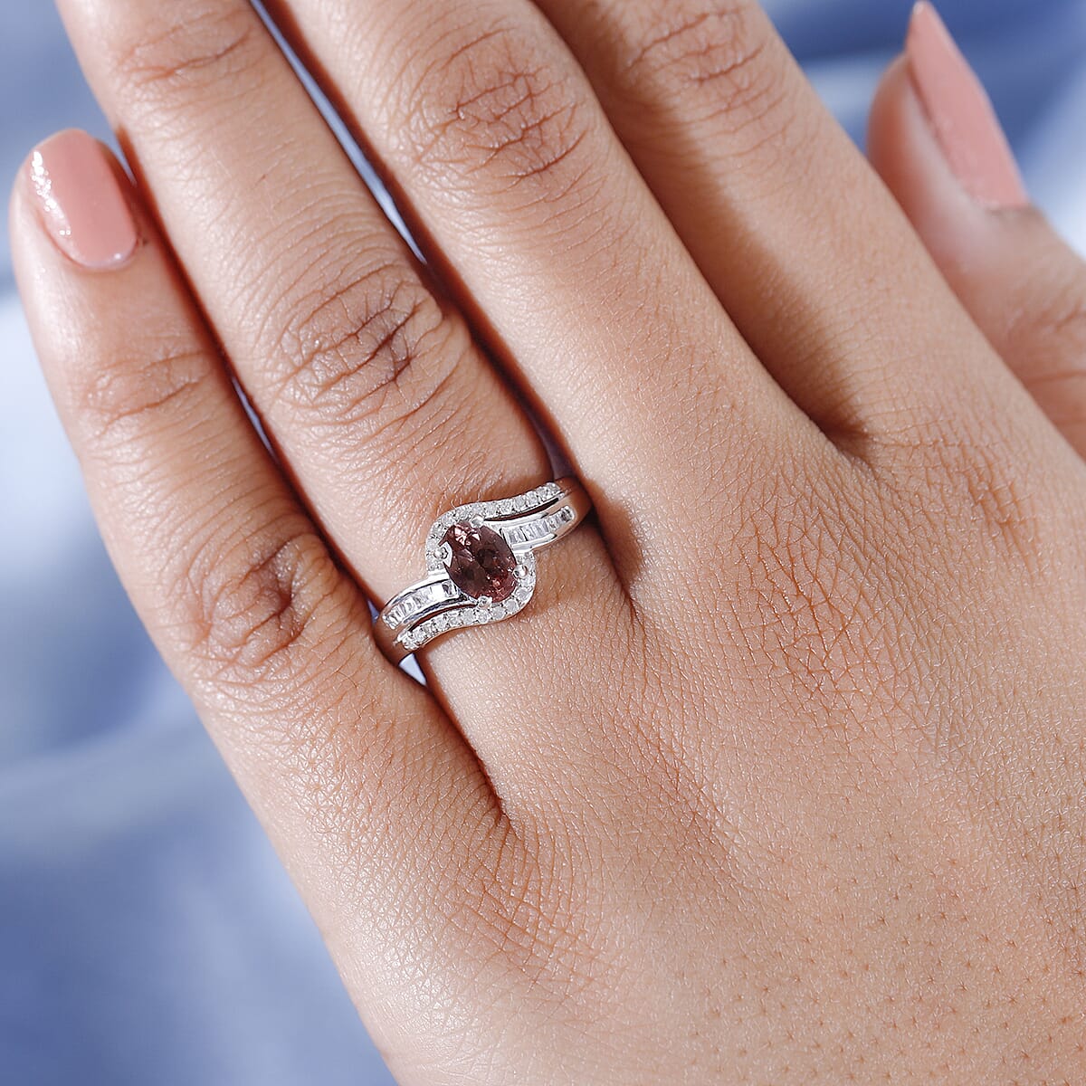 Red Rose Apatite and Diamond Ring in Platinum Over Sterling Silver (Size 9.0) 1.00 ctw image number 2