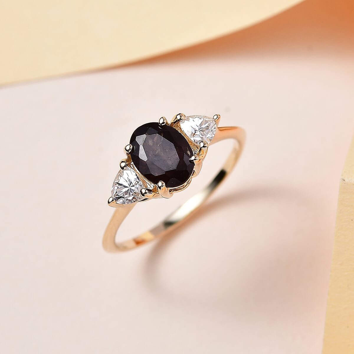 Luxoro 10K Yellow Gold Premium Bekily Color Change Garnet and Moissanite 3 Stone Ring (Size 9.0) 2.00 ctw image number 1