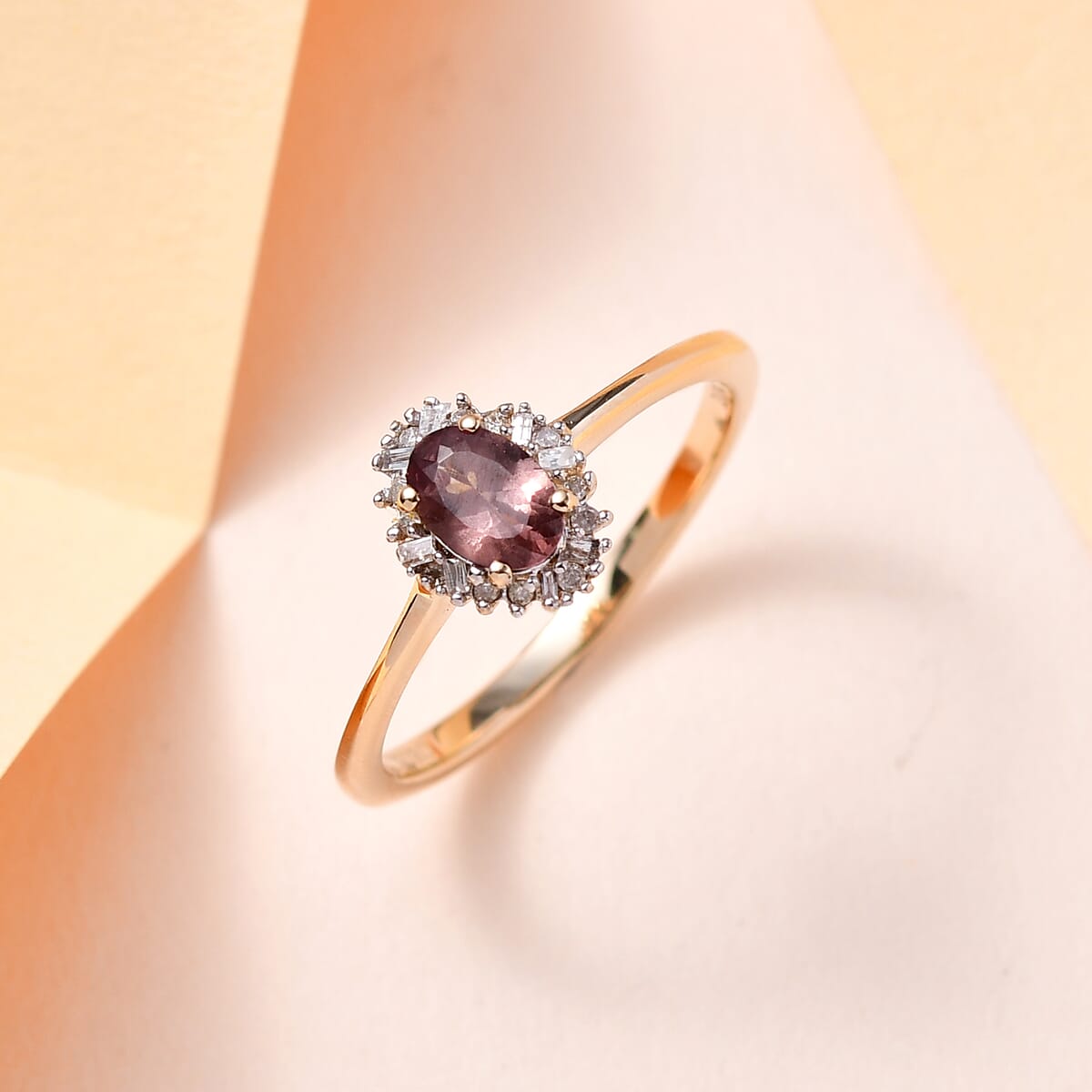 Luxoro 10K Yellow Gold Premium Bekily Color Change Garnet and Diamond Ring (Size 9.0) 0.70 ctw image number 1