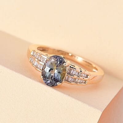 Luxoro 10K Yellow Gold Premium Green Tanzanite and G-H I3 Diamond Ring (Size 6.0) 1.90 ctw