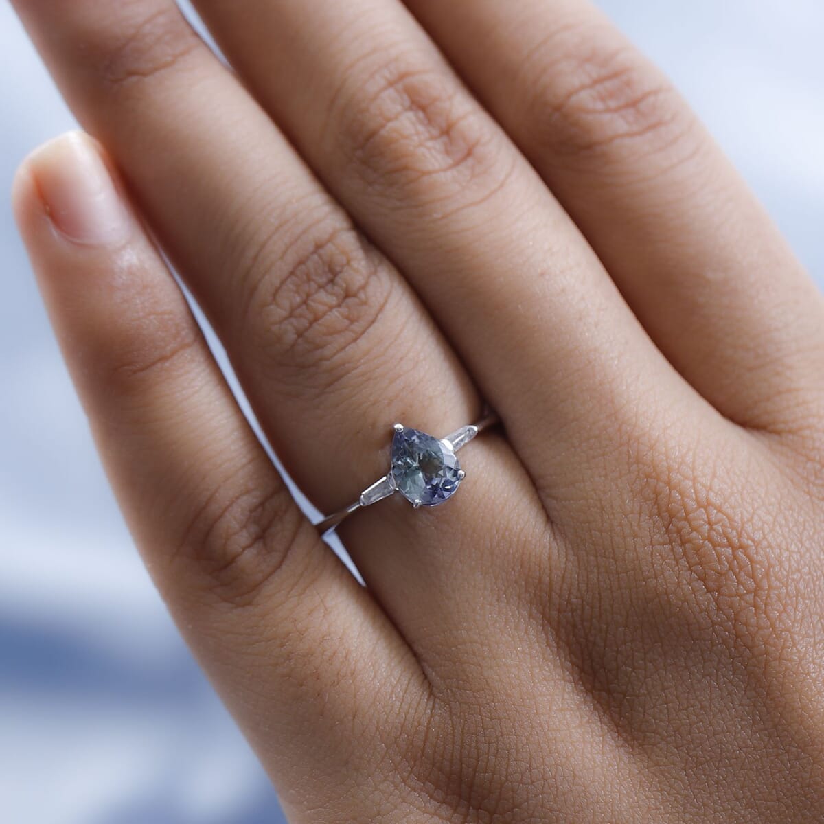Luxoro 10K White Gold Premium Green Tanzanite and G-H I3 Diamond Ring 1.30 ctw image number 2