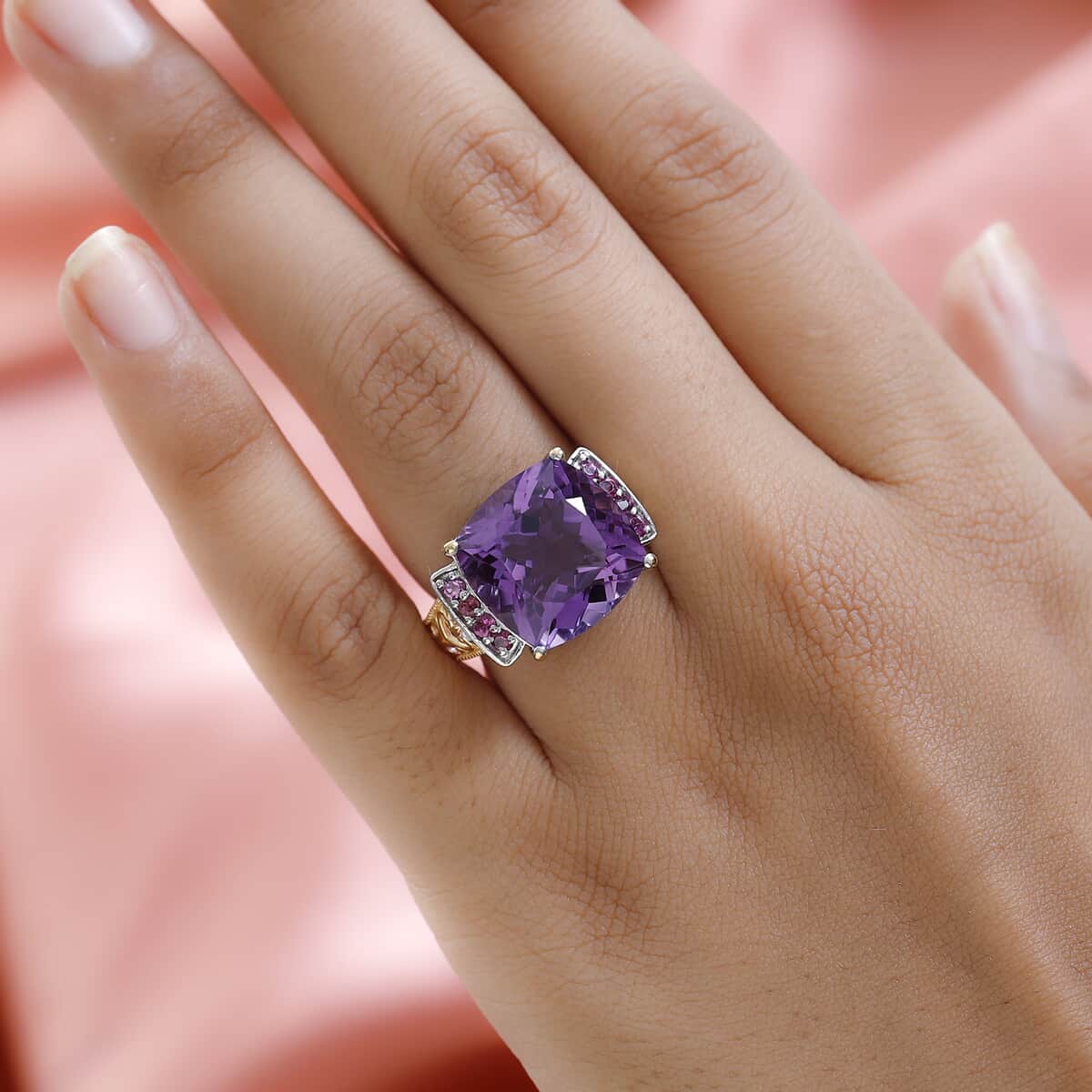 African Amethyst and Orissa Rhodolite Garnet Ring in Vermeil YG and Platinum Over Sterling Silver 13.60 ctw image number 2