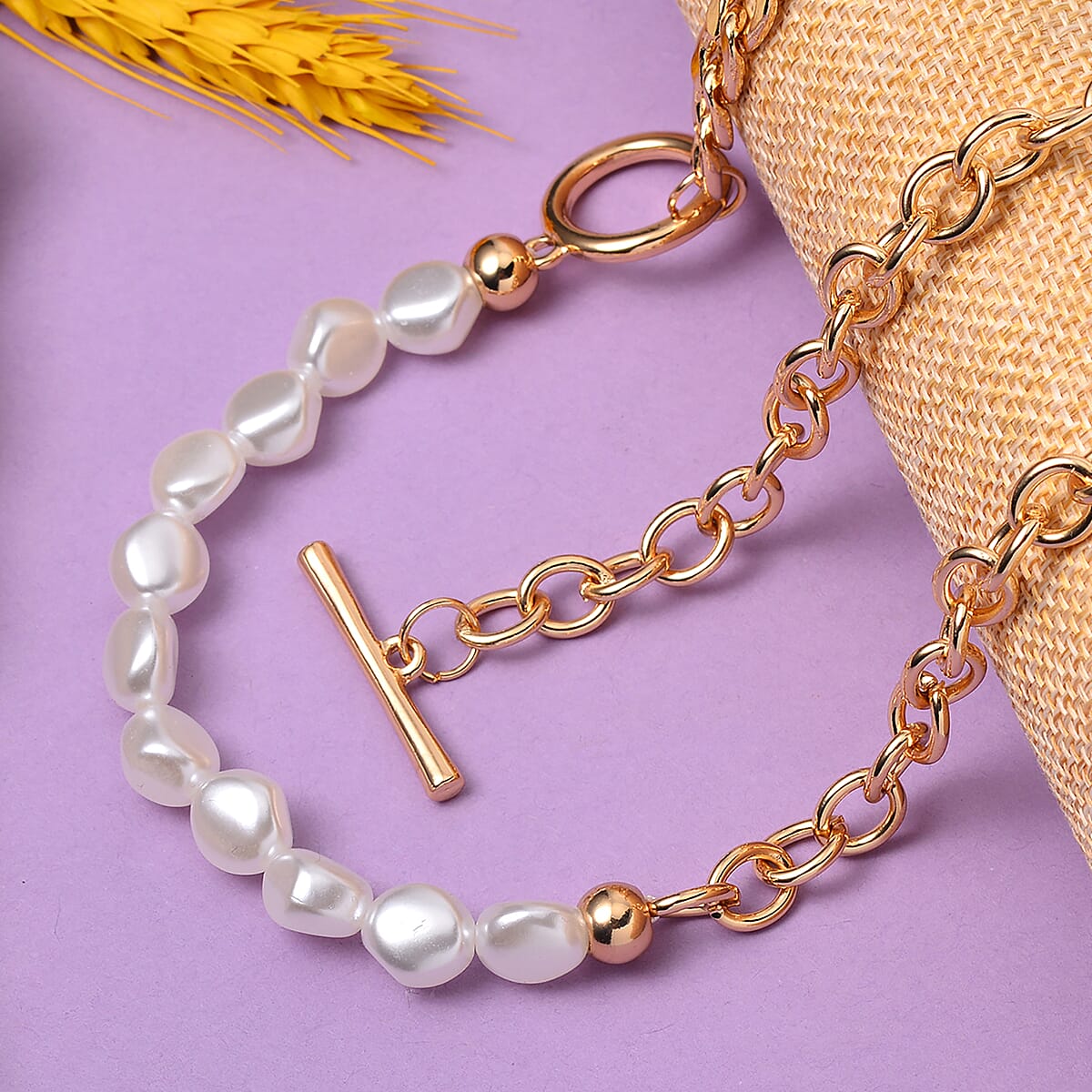 Simulated Pearl Link Chain Necklace 20 Inches in Goldtone image number 1