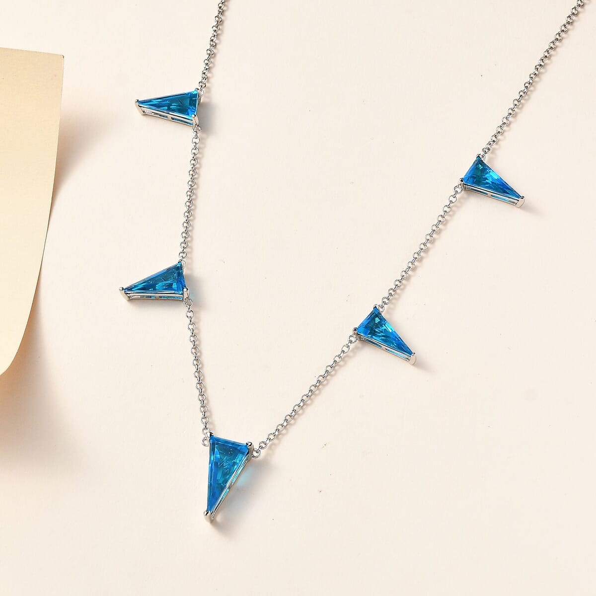 Caribbean Quartz (Triplet) Triangle Shape Station Necklace 18 Inches in Platinum Over Sterling Silver 14.25 ctw (Del. in 7-10 Days) image number 1