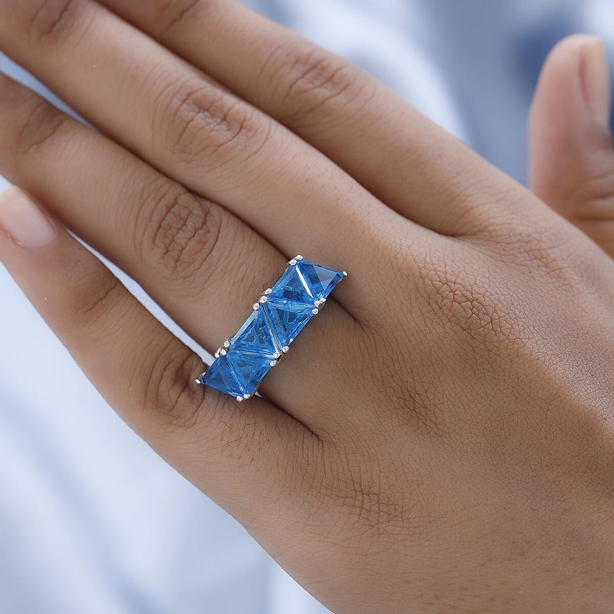 Caribbean Quartz (Triplet) Ring in Platinum Over Sterling Silver (Size 6.0) 6.40 ctw image number 2