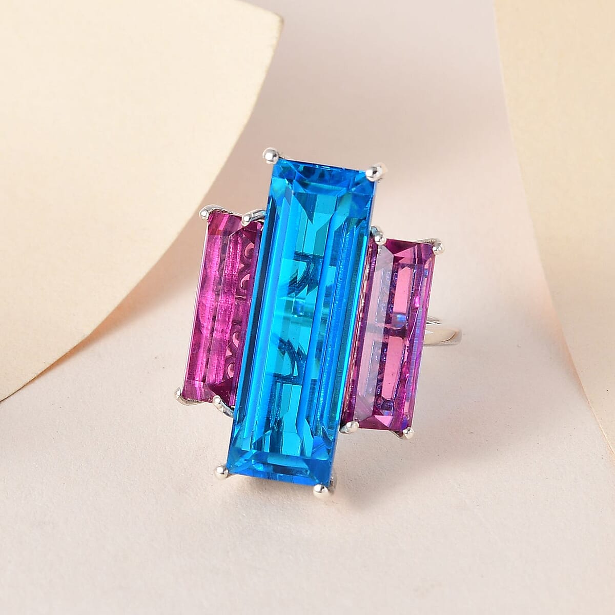 Caribbean Quartz and African Lilac Quartz (Triplet) 3 Stone Ring in Platinum Over Sterling Silver (Size 8.0) 20.25 ctw image number 1