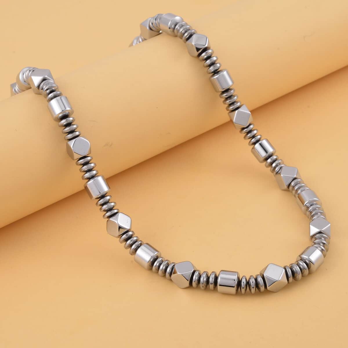 Silver Color Hematite Beaded Necklace 20 Inches in Silvertone 681.00 ctw image number 1