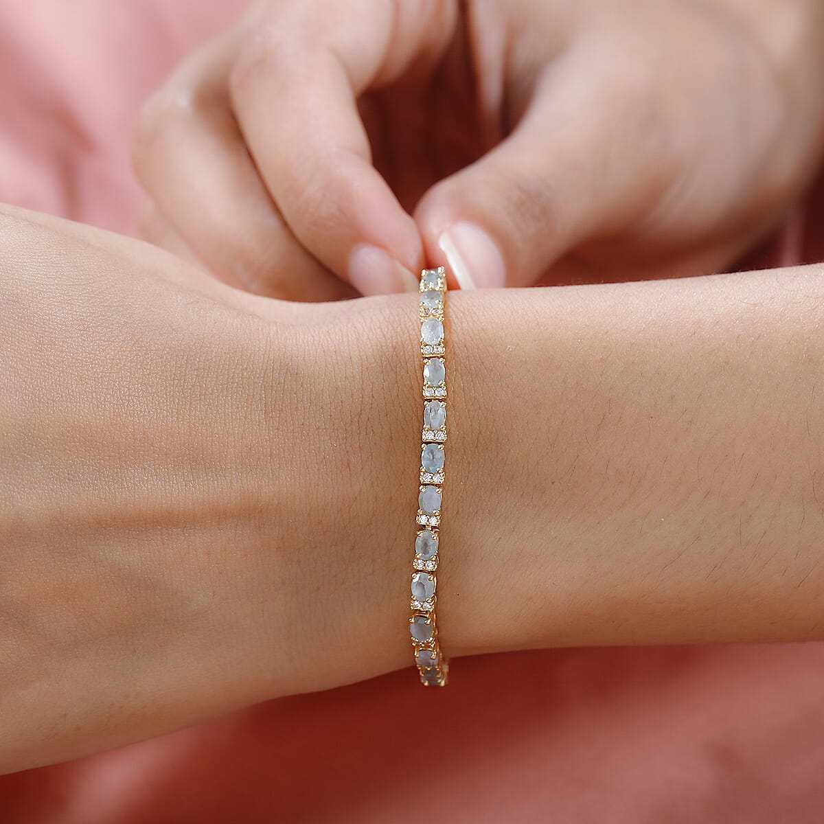 Narsipatnam Alexandrite and White Zircon Tennis Bracelet in Vermeil Yellow Gold Over Sterling Silver (8.00 In) 7.20 ctw image number 2