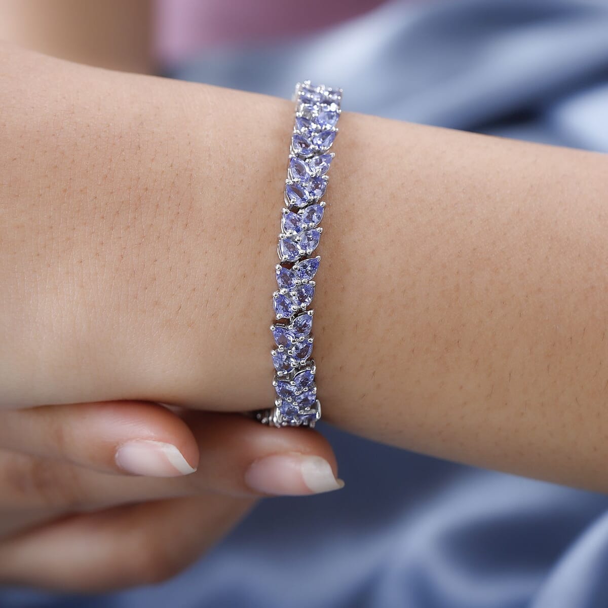 Tanzanite Bracelet in Platinum Over Sterling Silver (7.25 In) 11.50 ctw image number 2