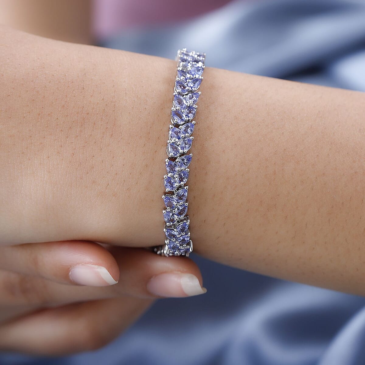 Tanzanite Bracelet in Platinum Over Sterling Silver (8.00 In) 12.65 ctw image number 2