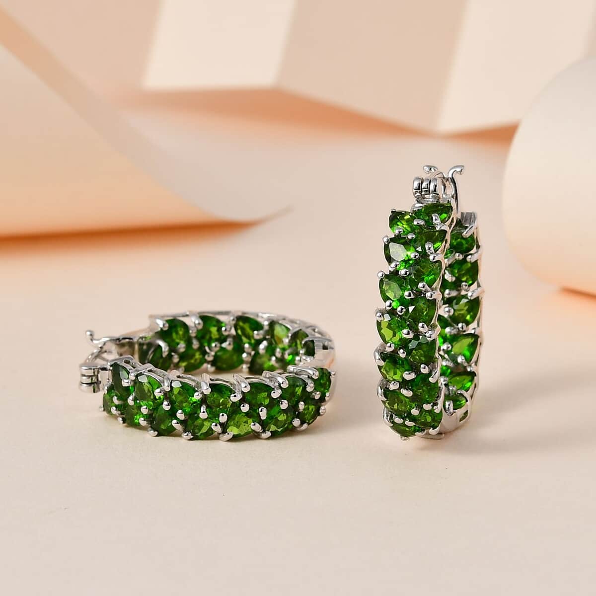 Chrome Diopside 11.90 ctw Hoop Earrings in Platinum Over Sterling Silver image number 1