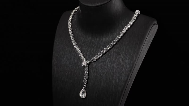 Austrian Crystal Necklace in Silvertone (21 Inches)