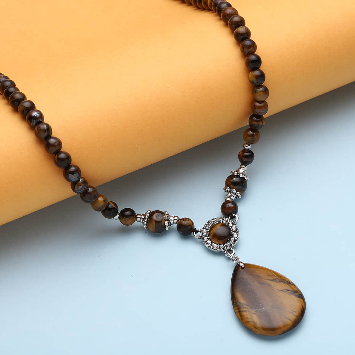 Tiger's Eye and Austrian Crystal Beaded Necklace 18-20 Inches in Silvertone 165.00 ctw image number 1