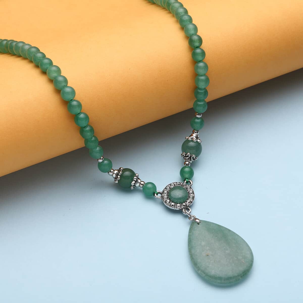 Green Aventurine and Austrian Crystal Beaded Necklace 18-20 Inches in Silvertone 146.00 ctw image number 1