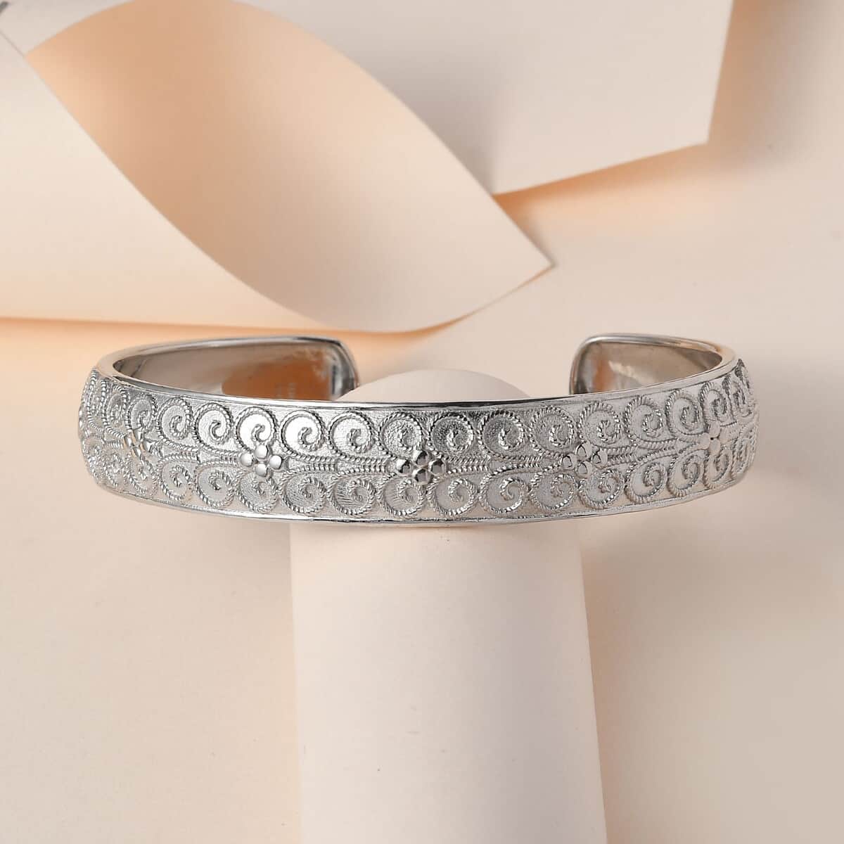 Karis Cuff Bracelet in Platinum Bond (7.25 In) image number 1